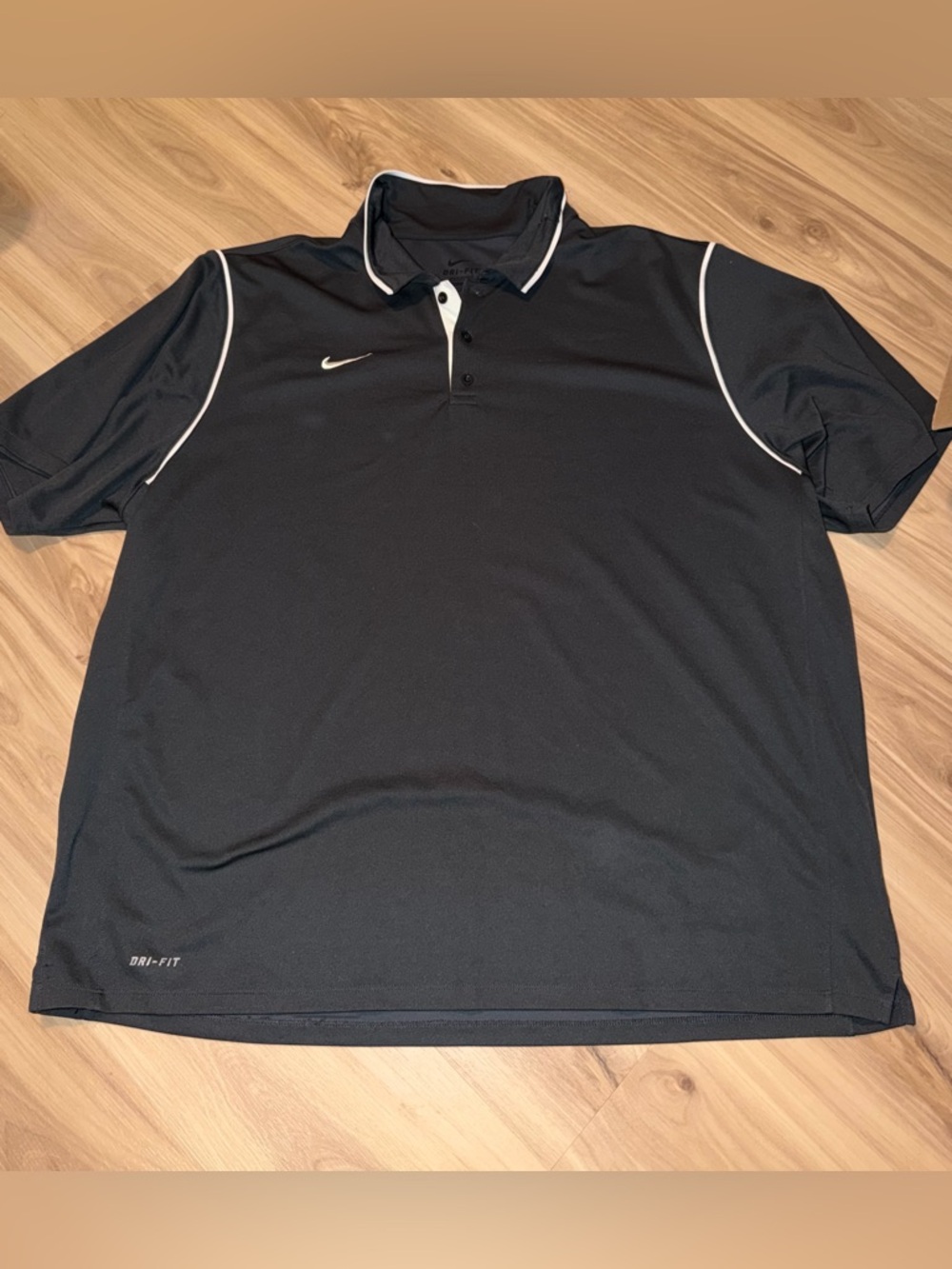 Nike Men’s Dri fit polo shirt. Like new. Size 3XL